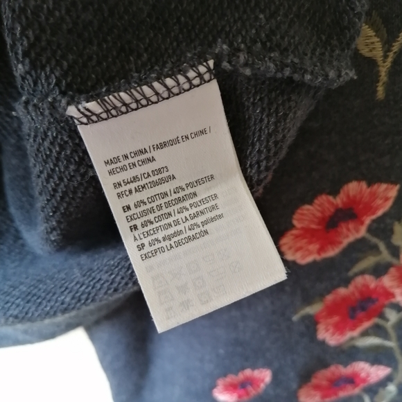 American Eagle Floral Sleeve Top - Picture 4 of 4